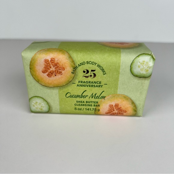 Bath & Body Works Cucumber Melon Shea Butter Cleansing Body Bar Soap 5 oz NEW - Picture 1 of 3